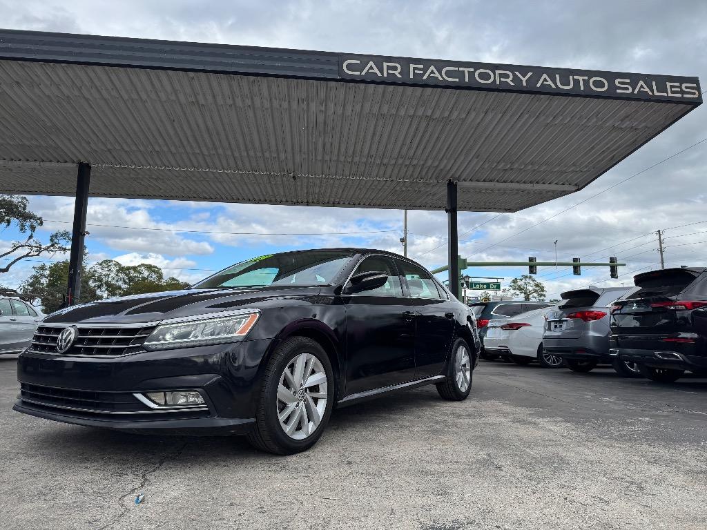 2018 Volkswagen Passat SE's photo