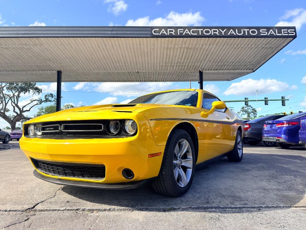 2016 Dodge Challenger SXT's photo